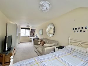 Photo 32- click for photo gallery